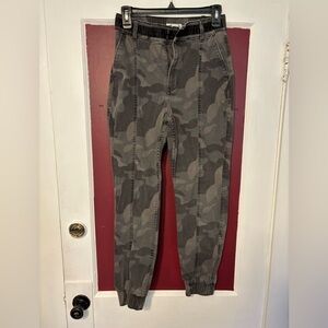 Hollister Camo Jogger in Gray